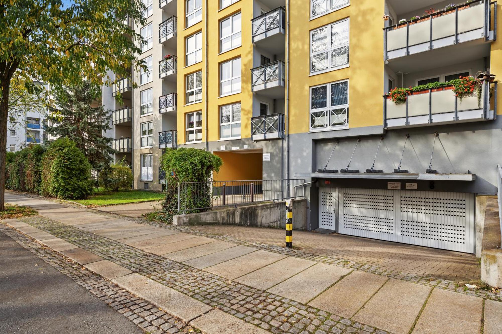 Edler Wohnraum Noble Stadtoase Mit Boxspringbett, Kaffeevollautomat, Lift & Parkplatz 开姆尼茨 外观 照片