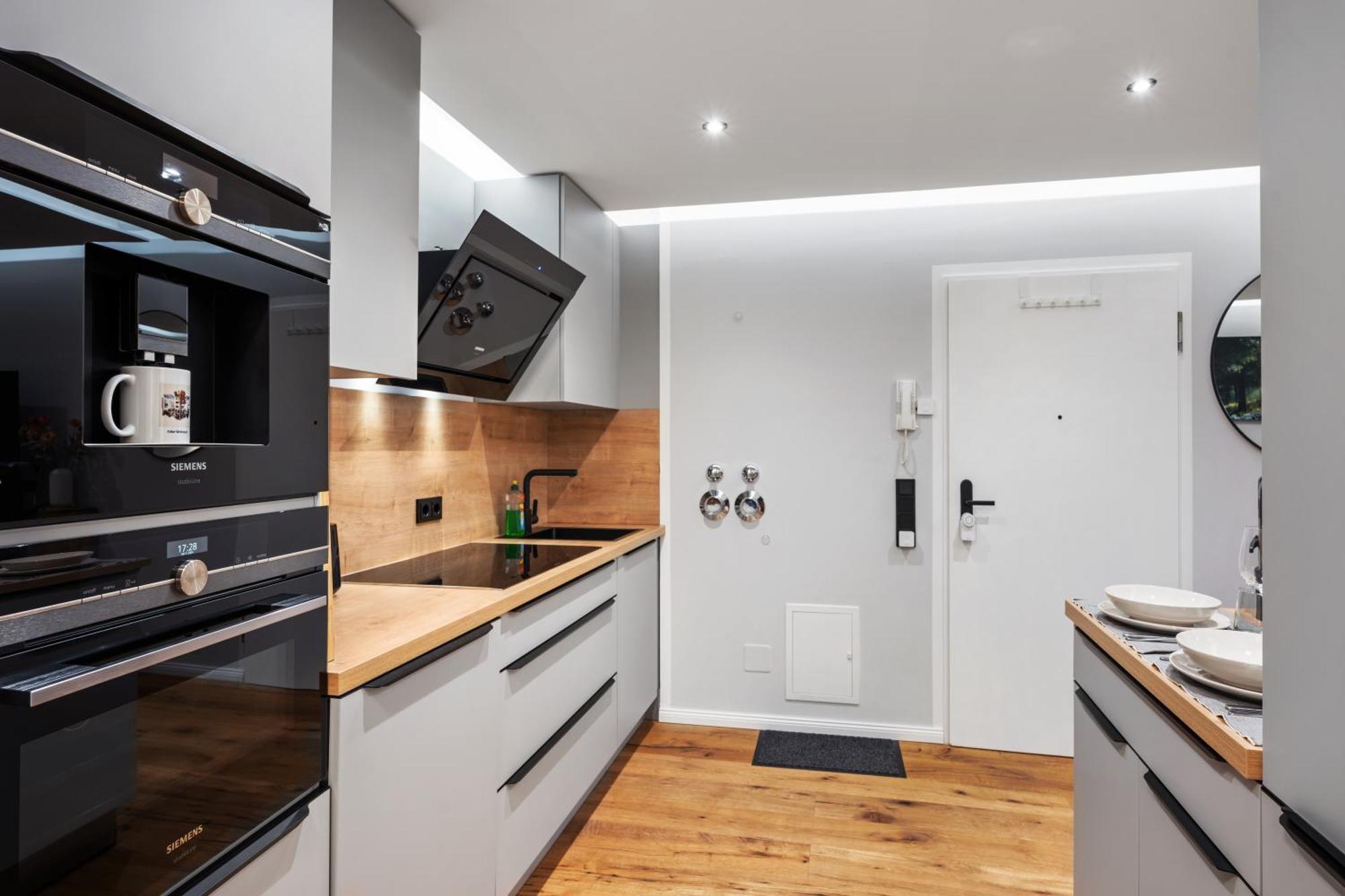 Edler Wohnraum Noble Stadtoase Mit Boxspringbett, Kaffeevollautomat, Lift & Parkplatz 开姆尼茨 外观 照片